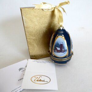 NEW 4.5” VALERIE PARR HILL QVC BOUTIQUE PORCELAIN MUSICAL EGG ORNAMENT